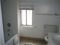 1212 North Madison : Restroom