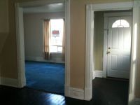317 West Knox : Entry and living room