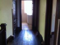 1027 W Mansfield: Hallway